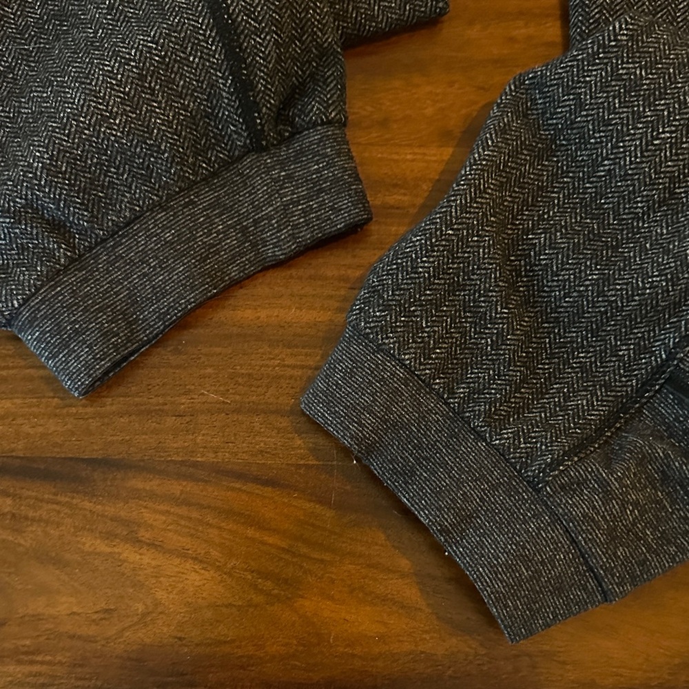 Lululemon Scuba Joggers - Picture 2 of 7